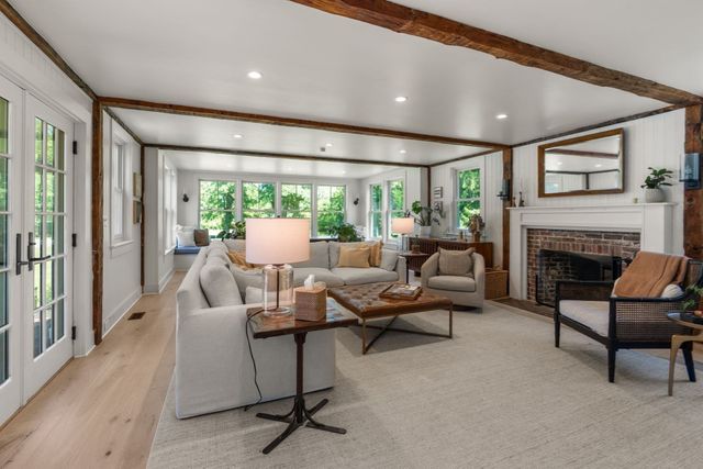 6 Curve Street, Sherborn, MA 01770