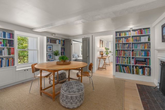 6 Curve Street, Sherborn, MA 01770