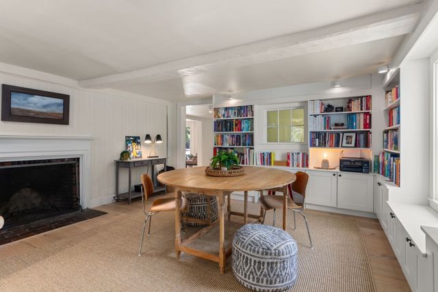 6 Curve Street, Sherborn, MA 01770