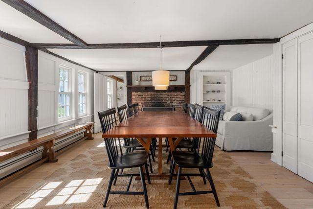 6 Curve Street, Sherborn, MA 01770
