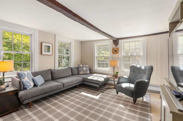 6 Curve Street, Sherborn, MA 01770