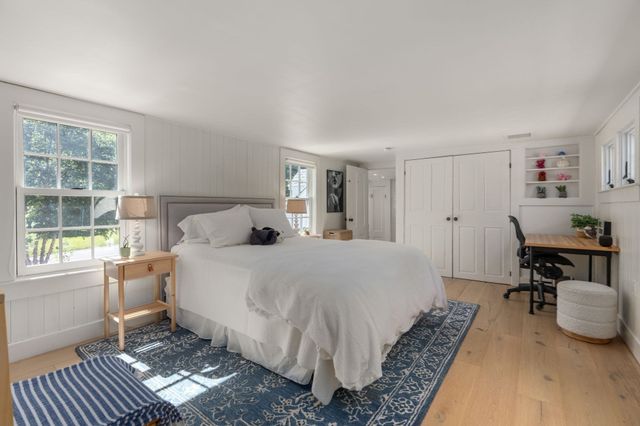 6 Curve Street, Sherborn, MA 01770