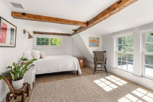 6 Curve Street, Sherborn, MA 01770