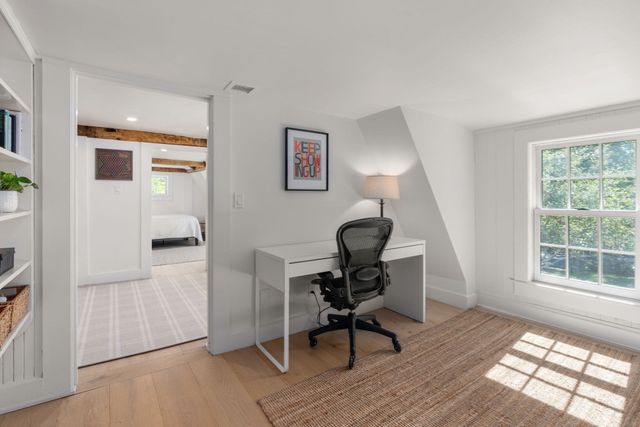 6 Curve Street, Sherborn, MA 01770