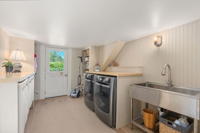 6 Curve Street, Sherborn, MA 01770