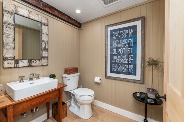 6 Curve Street, Sherborn, MA 01770
