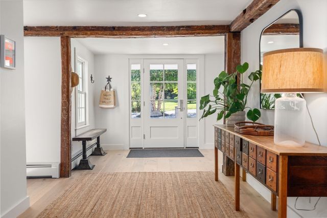 6 Curve Street, Sherborn, MA 01770