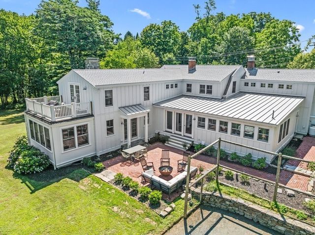 6 Curve Street, Sherborn, MA 01770