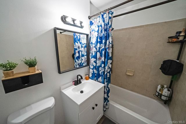 460 Old Town Road 2J, Port Jefferson Station, NY 11776