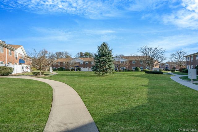 460 Old Town Road 2J, Port Jefferson Station, NY 11776