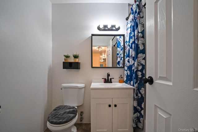 460 Old Town Road 2J, Port Jefferson Station, NY 11776