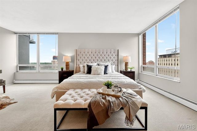 200 S Brentwood Boulevard 14D, Clayton, MO 63105