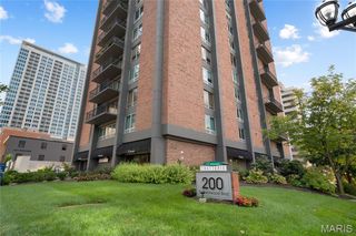 200 S Brentwood Boulevard 14D, Clayton, MO 63105