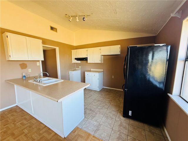 2871 Carr Road, Beeville, TX 78102