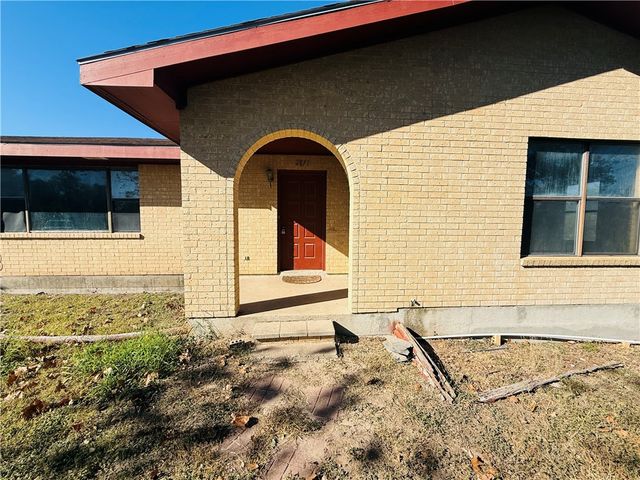 2871 Carr Road, Beeville, TX 78102