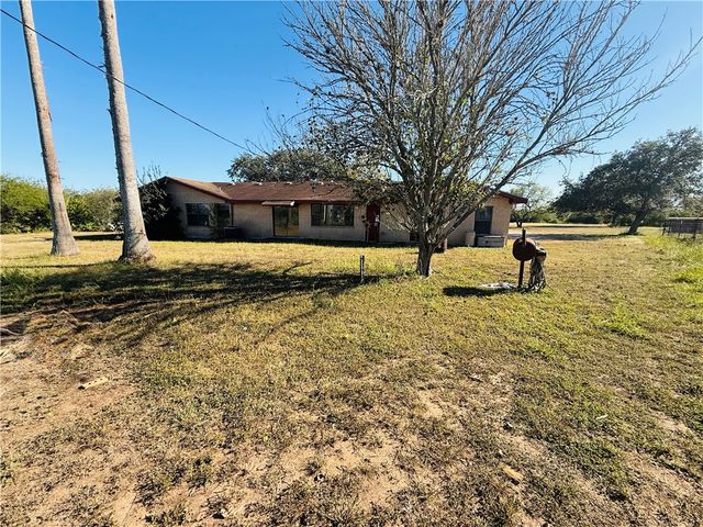 2871 Carr Road, Beeville, TX 78102