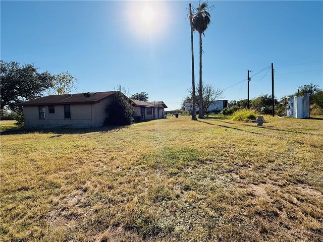 2871 Carr Road, Beeville, TX 78102