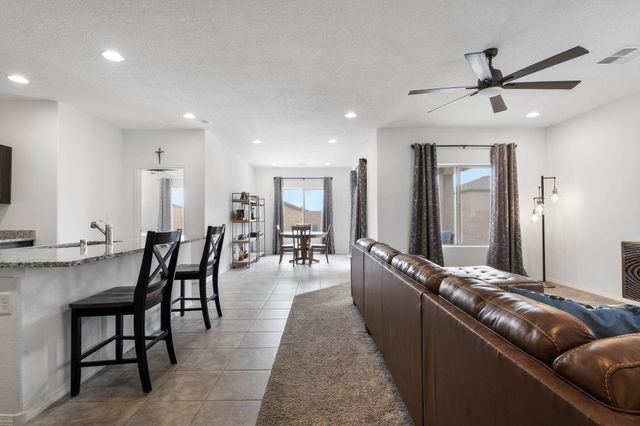 126 Spectrum Avenue SW, Rio Rancho, NM 87124
