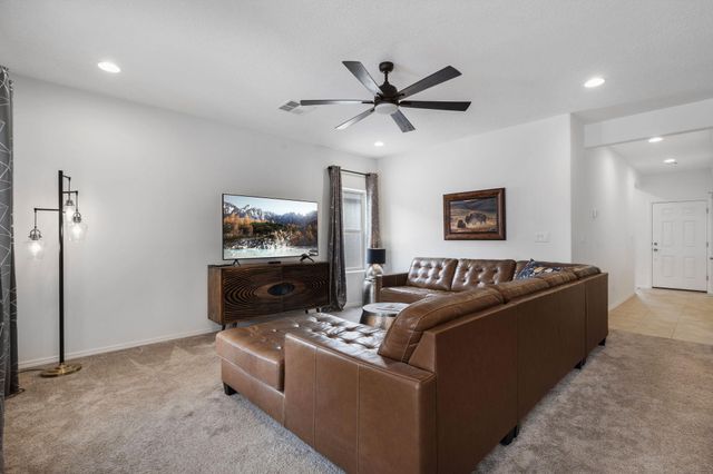 126 Spectrum Avenue SW, Rio Rancho, NM 87124