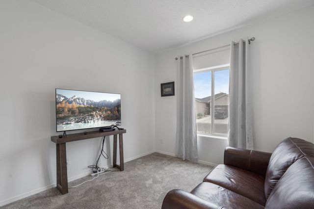 126 Spectrum Avenue SW, Rio Rancho, NM 87124