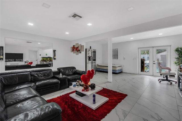 7630 Plantation Blvd, Miramar, FL 33023