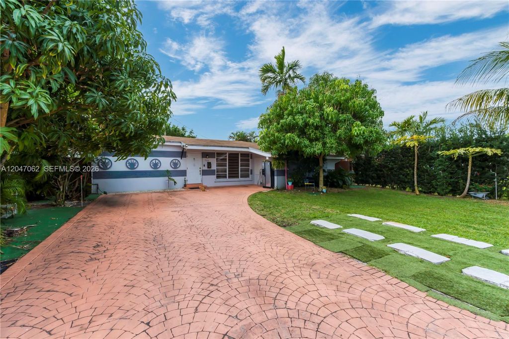 7630 Plantation Blvd, Miramar, FL 33023