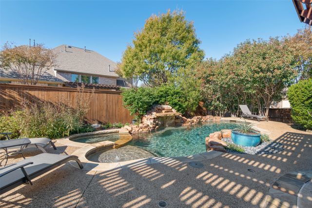 9114 Parson Drive, Lantana, TX 76226