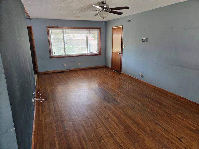 10946 E 4th Street, Tulsa, OK 74128