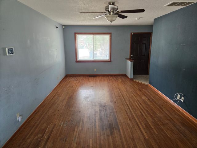 10946 E 4th Street, Tulsa, OK 74128