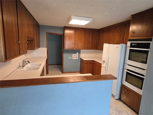 10946 E 4th Street, Tulsa, OK 74128