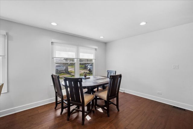 1230 Greenwood Court, Deerfield, IL 60015