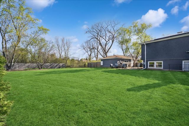 1230 Greenwood Court, Deerfield, IL 60015
