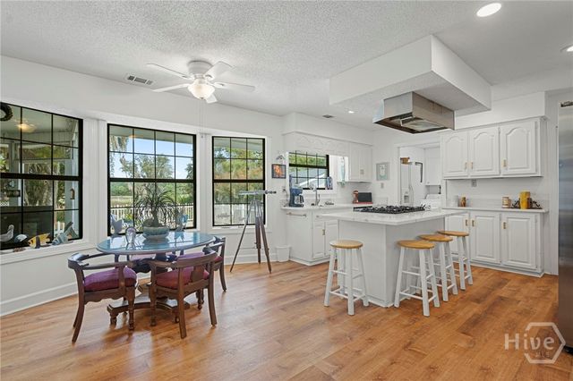 8811 Whitefield Avenue, Savannah, GA 31406
