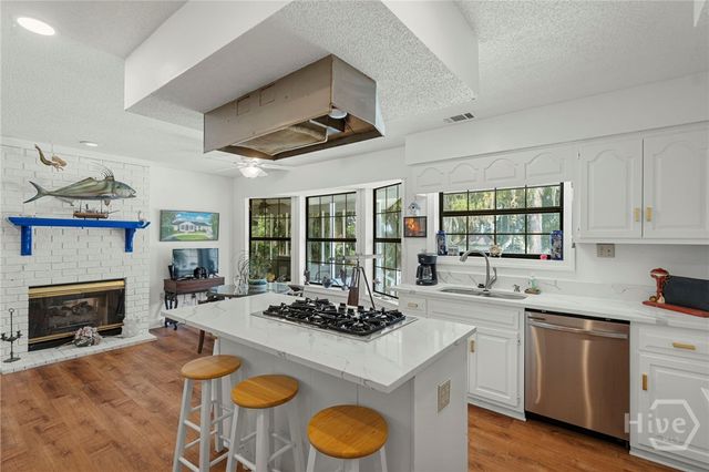 8811 Whitefield Avenue, Savannah, GA 31406
