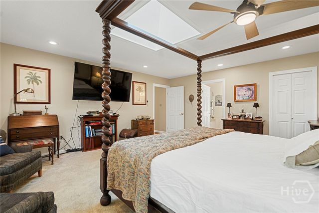 8811 Whitefield Avenue, Savannah, GA 31406