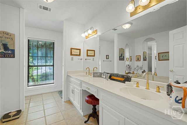 8811 Whitefield Avenue, Savannah, GA 31406