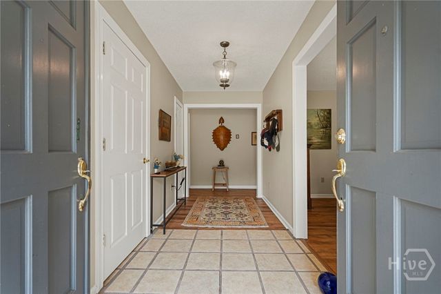 8811 Whitefield Avenue, Savannah, GA 31406