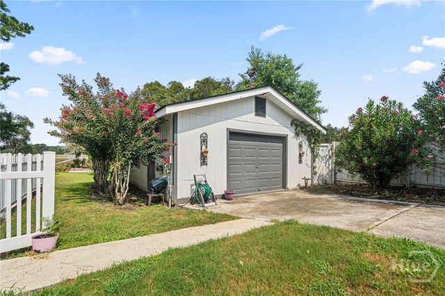 8811 Whitefield Avenue, Savannah, GA 31406