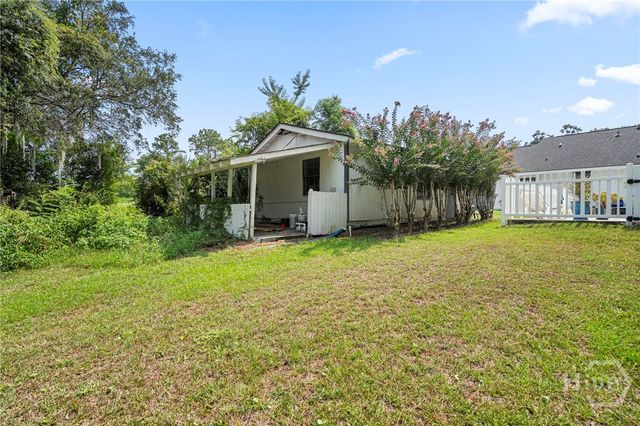 8811 Whitefield Avenue, Savannah, GA 31406