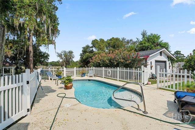 8811 Whitefield Avenue, Savannah, GA 31406