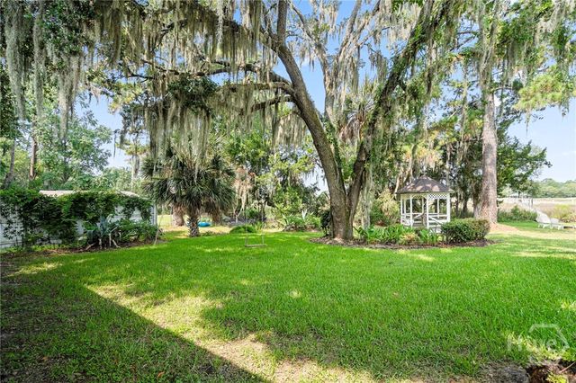 8811 Whitefield Avenue, Savannah, GA 31406