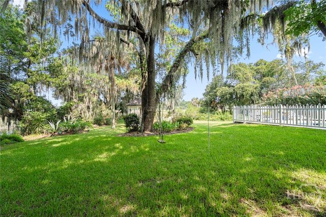 8811 Whitefield Avenue, Savannah, GA 31406