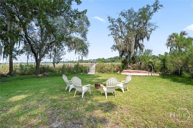 8811 Whitefield Avenue, Savannah, GA 31406