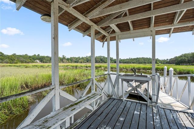 8811 Whitefield Avenue, Savannah, GA 31406