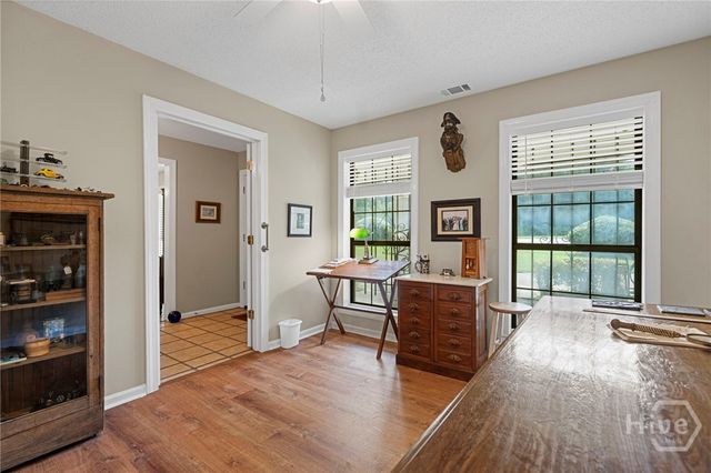 8811 Whitefield Avenue, Savannah, GA 31406