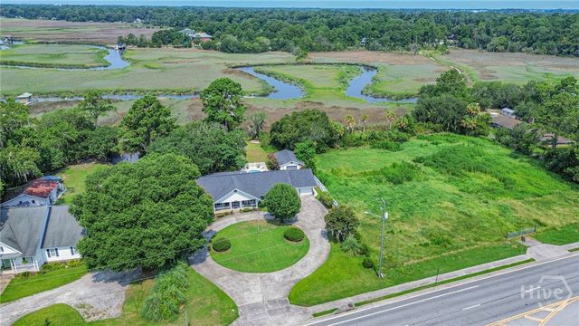 8811 Whitefield Avenue, Savannah, GA 31406