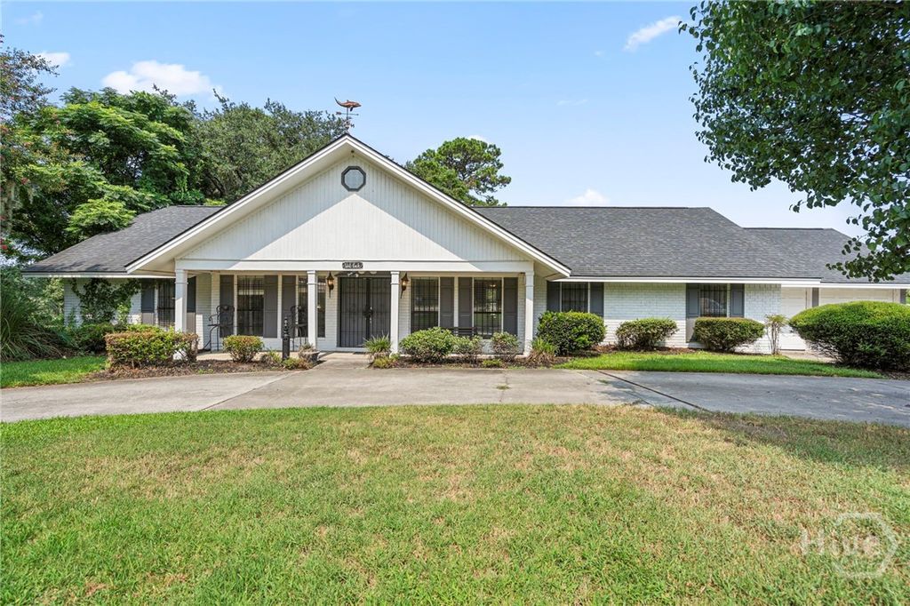 8811 Whitefield Avenue, Savannah, GA 31406