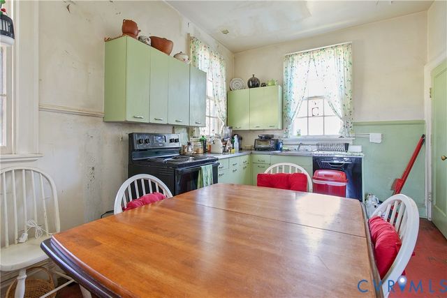 1216 Main St, West Point, VA 23181