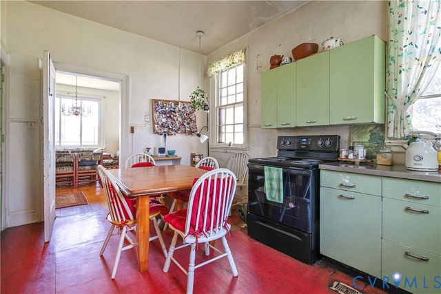 1216 Main St, West Point, VA 23181