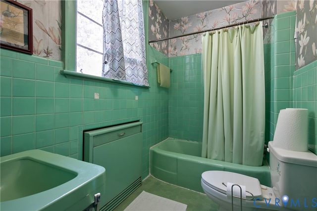 1216 Main St, West Point, VA 23181